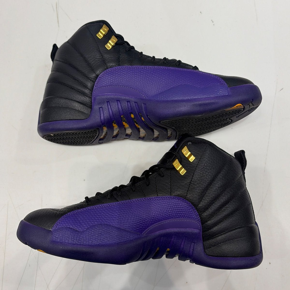 Jordan 12 Retro Field Purple Size 10.5 (Moderately Worn Pre-Owned) - side