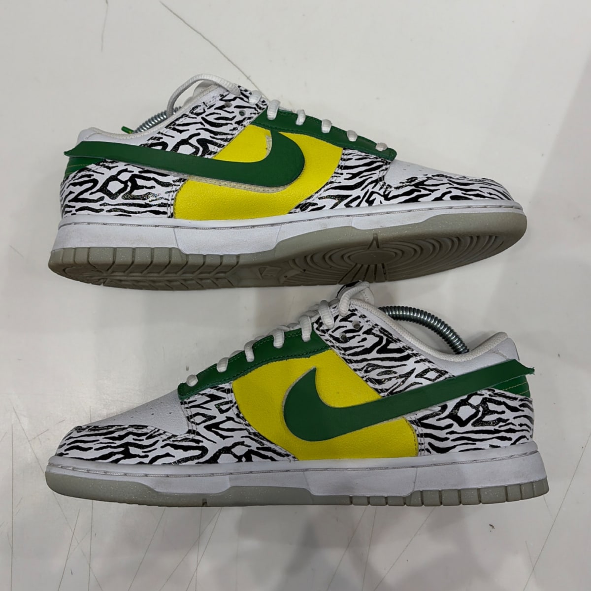 Nike Dunk Low Doernbecher Zoe Size 8.5 (Lightly Worn Pre-Owned) - side