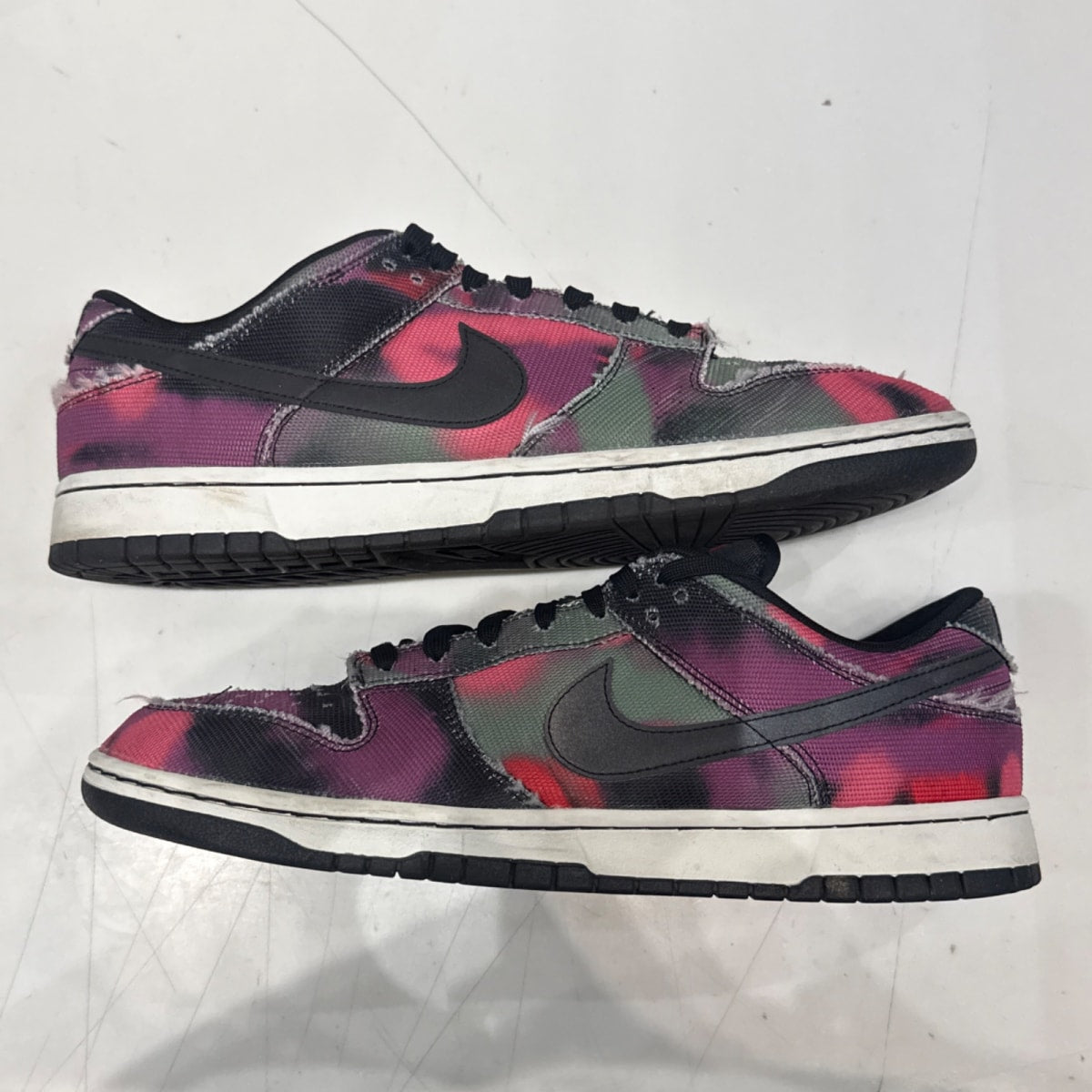 Nike Dunk Low Graffiti Pink Size 14 (Lightly Worn Pre-Owned) - Image 2