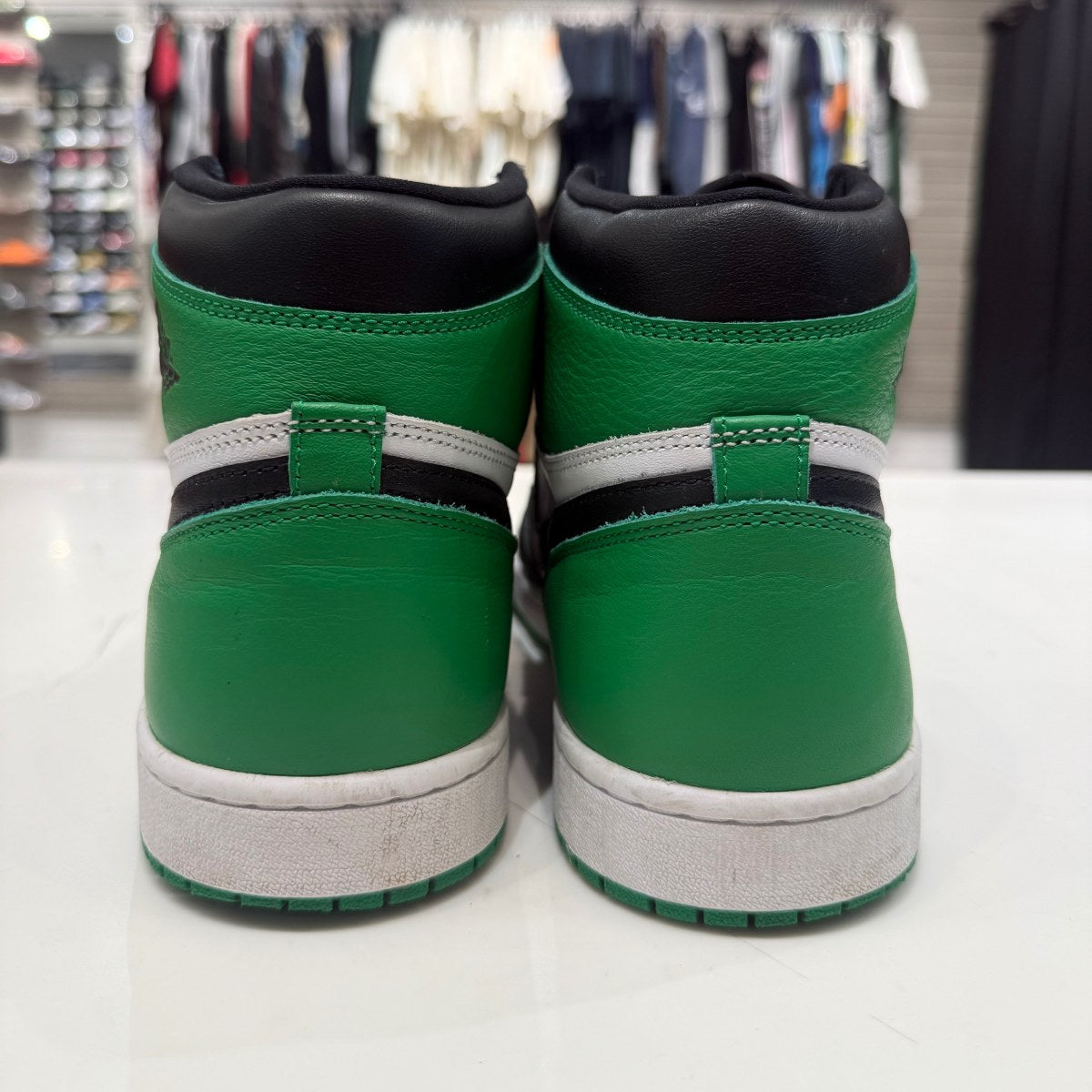 Jordan 1 Retro High OG Lucky Green Size 11.5 (Lightly Worn Pre-Owned) - Image 4