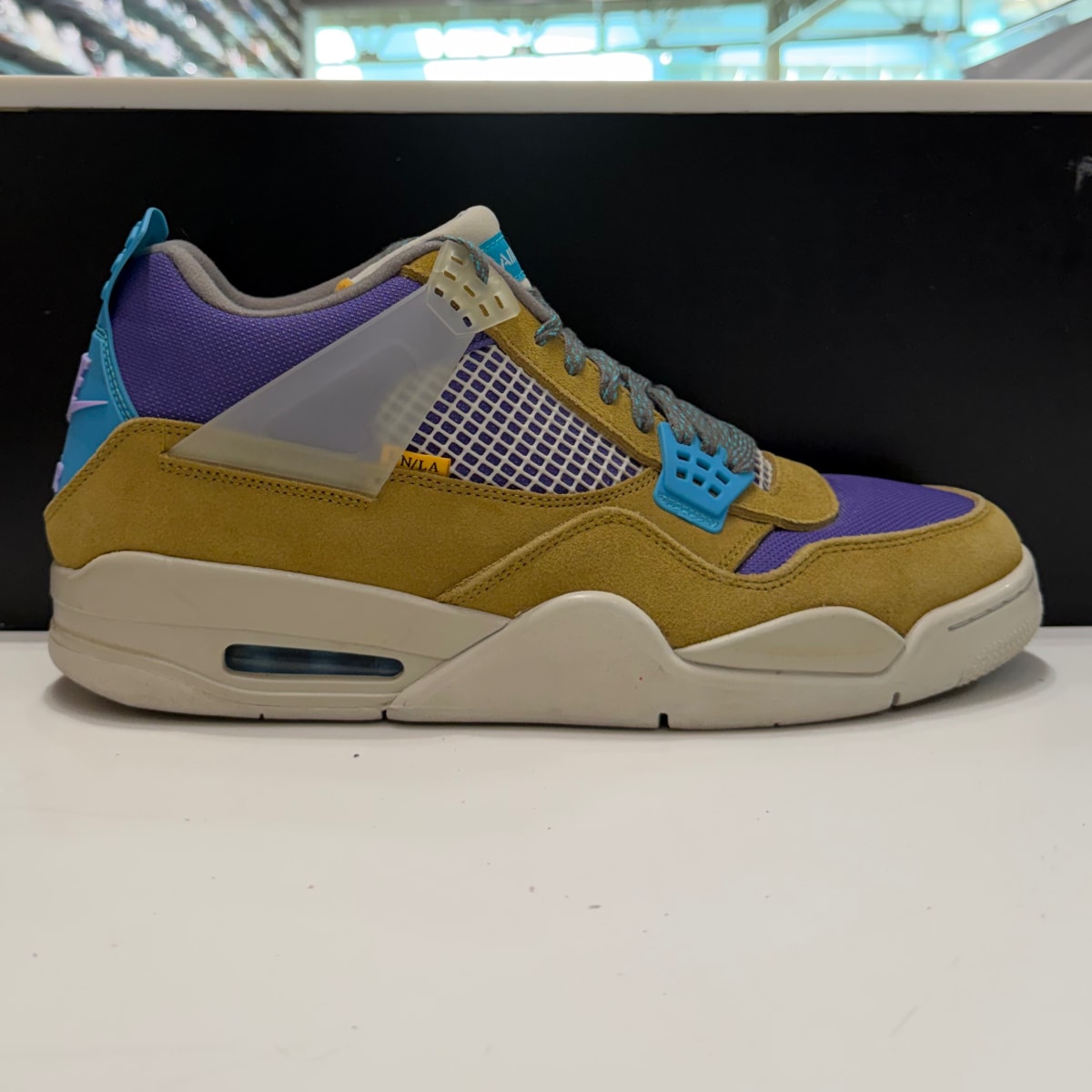 Jordan 4 Retro SP 30th Anniversary Union Desert Moss Size 13 (Lightly Worn Pre-Owned) - Image 1