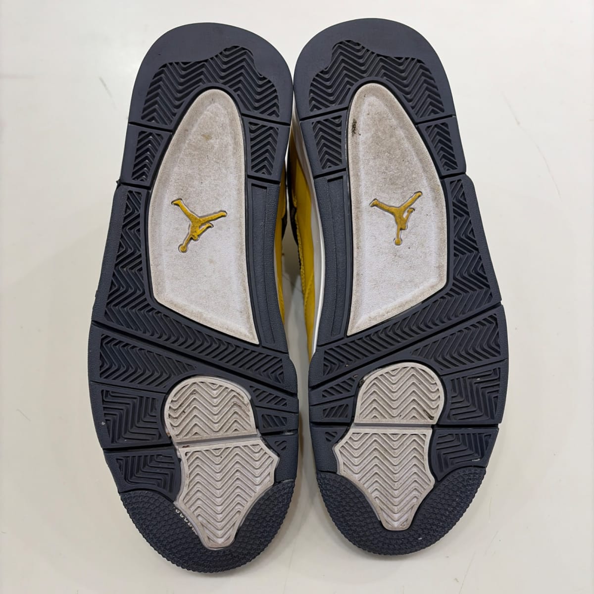 Jordan 4 Retro Lightning (2021) Size 9.5 (Moderately Worn Pre-Owned)