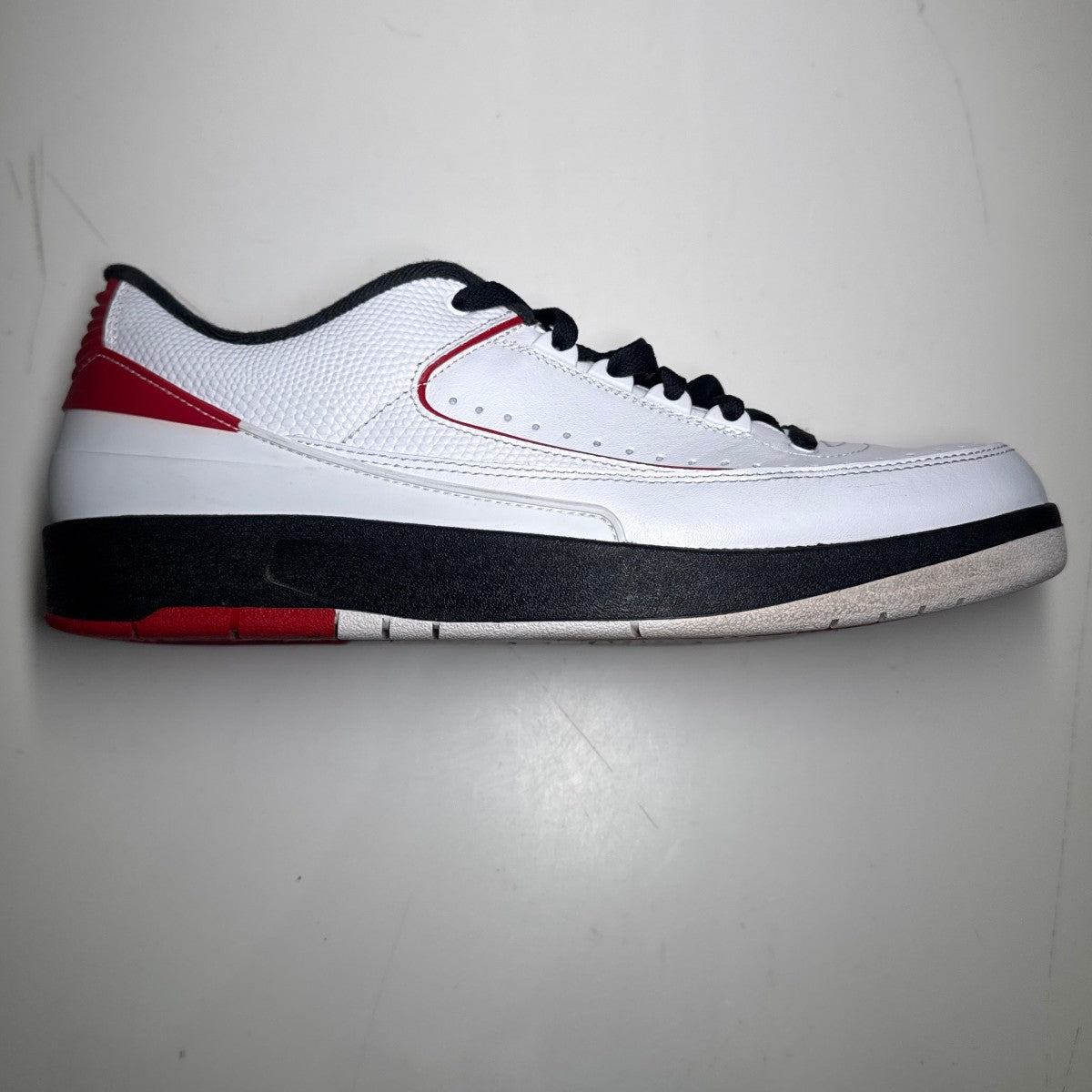 Jordan 2 Retro Low Chicago (2016) Size 11 (Lightly Worn Pre-Owned) - Image 1