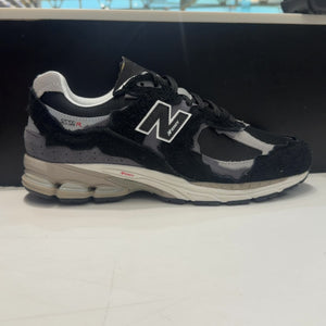 New Balance 2002R Protection Pack Black Grey Size 12 (VNDS Pre-Owned)