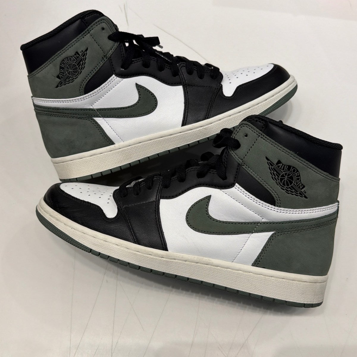 Jordan 1 Retro High Clay Green Size 11.5 (Moderately Worn Pre-Owned) - Image 2