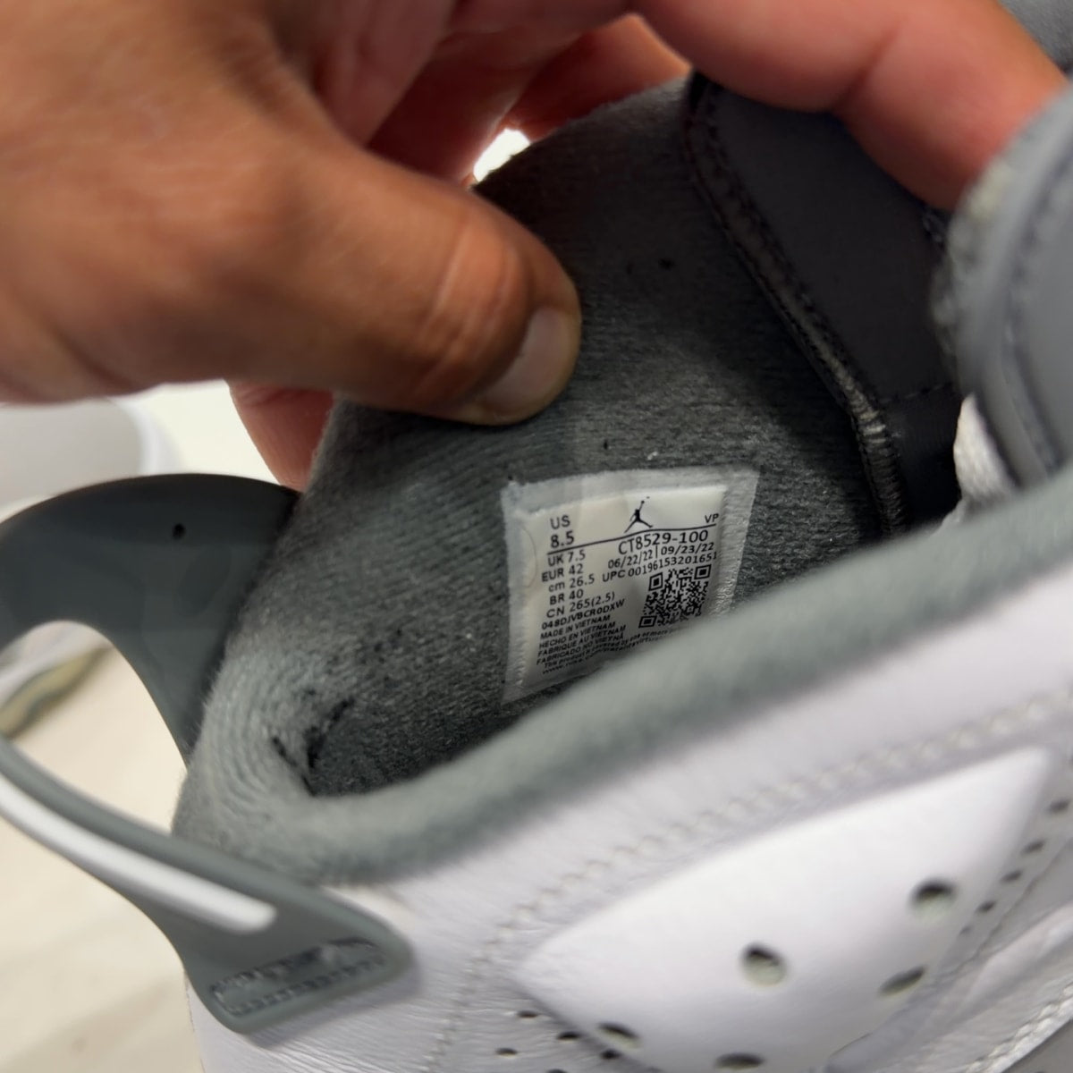 Jordan 6 Retro Cool Grey Size 8.5 (Lightly Worn Pre-Owned) - Image 7