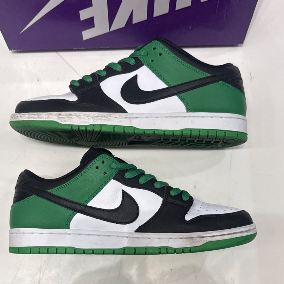 Nike SB Dunk Low Classic Green Size 11 (Lightly Worn Pre-Owned) - Image 2