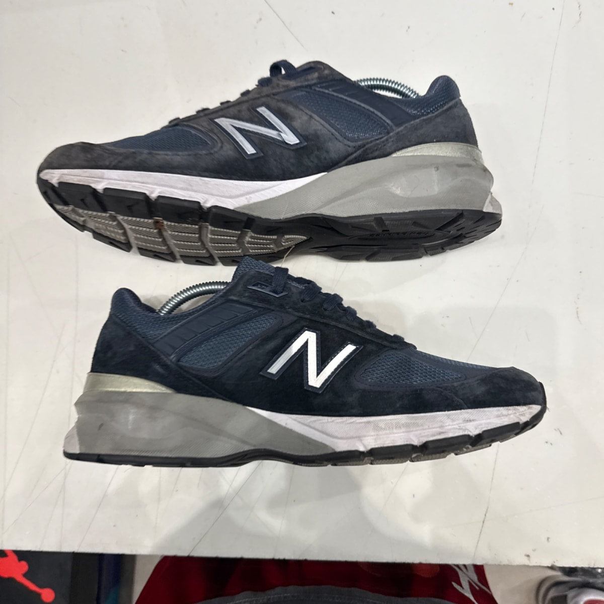 New Balance 990v5 Navy Size 8.5 (VNDS Pre-Owned) - Image 3