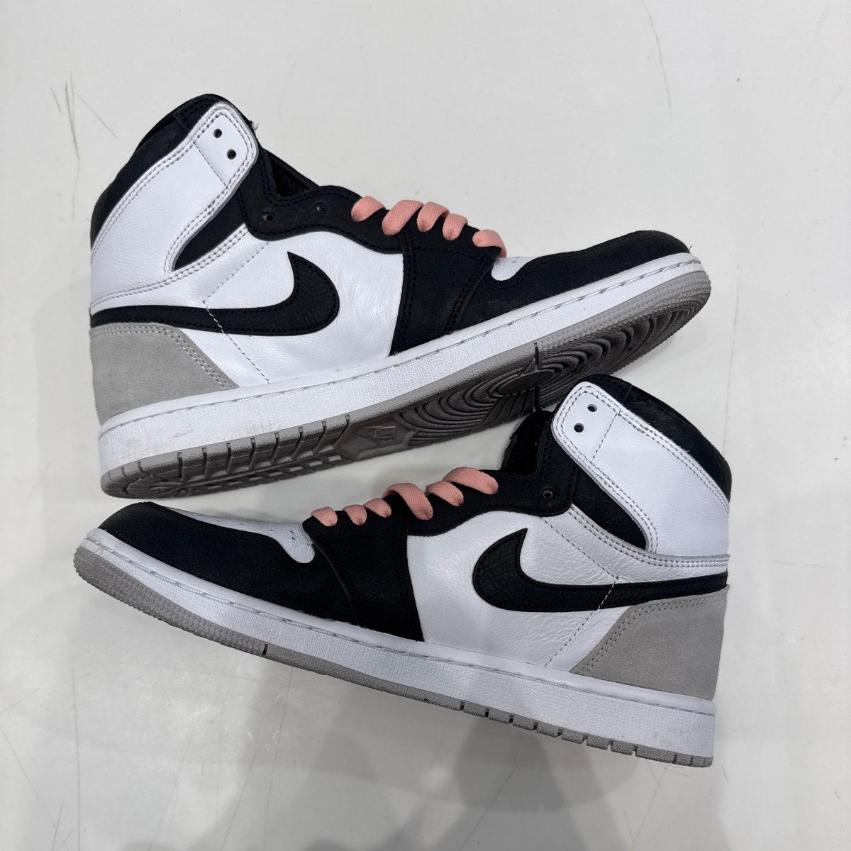 Jordan 1 Retro High OG Bleached Coral Size 9.5 (Lightly Worn Pre-Owned) - Image 3