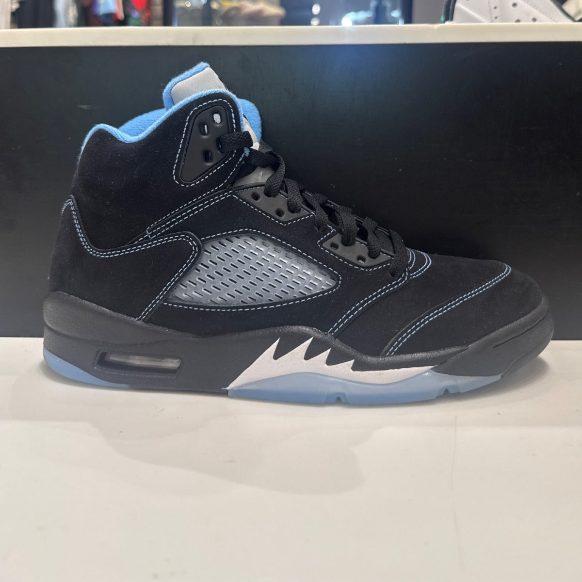 Jordan 5 Retro Black University Blue (2026) - Image 1