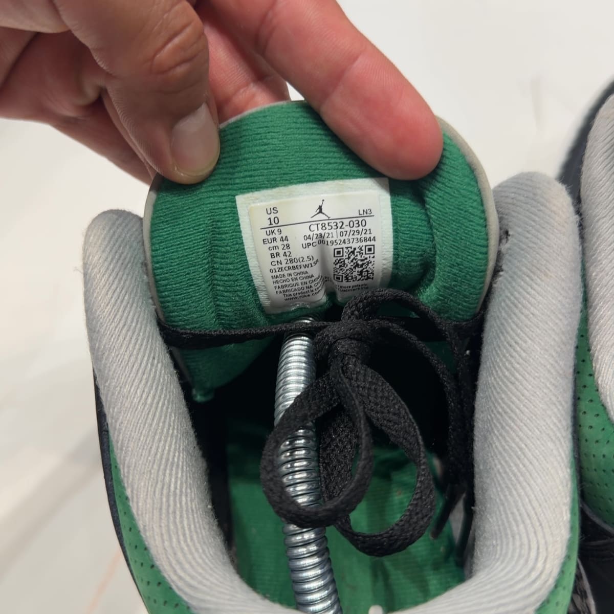 Jordan 3 Retro Pine Green Size 10 (Moderately Worn Pre-Owned) - aux