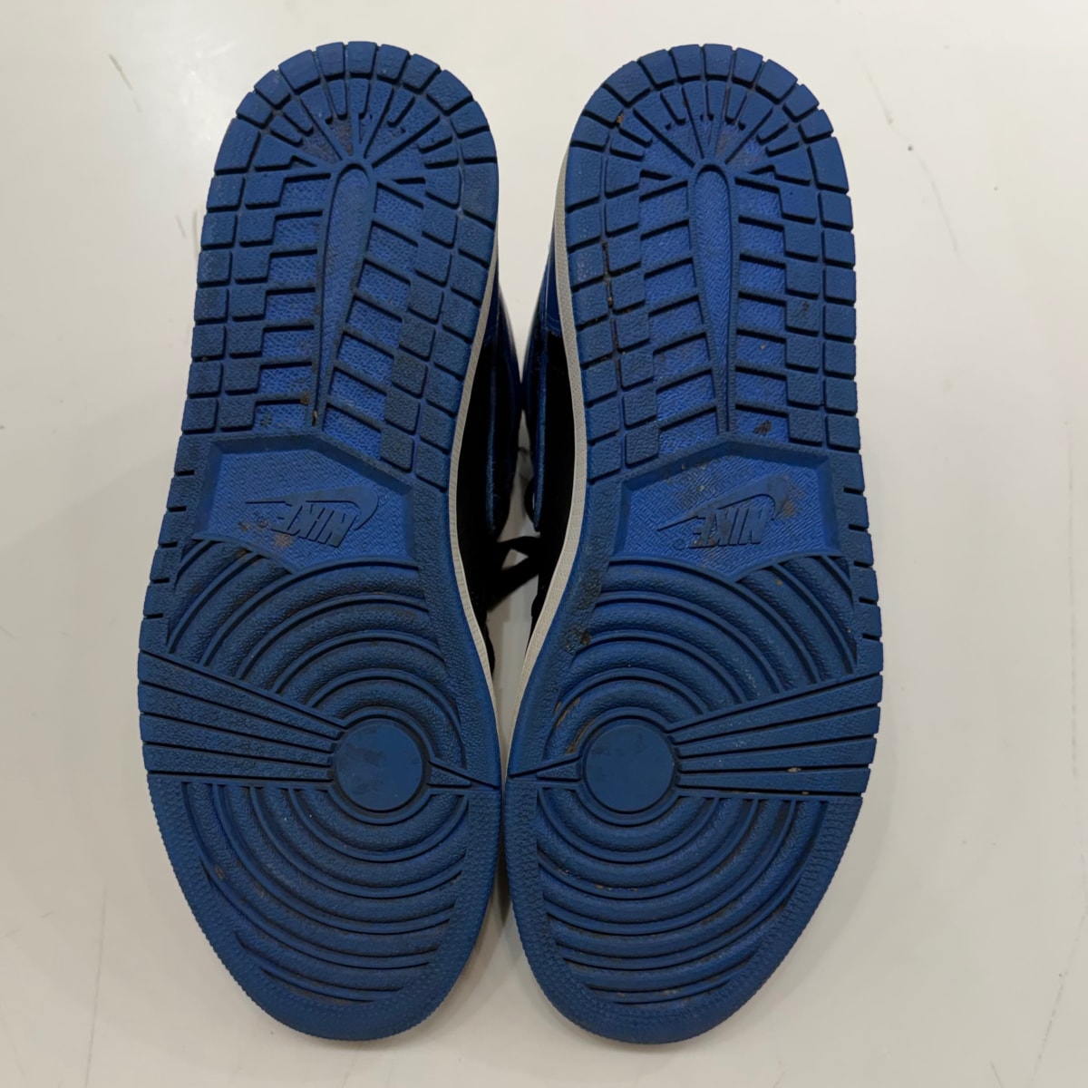 Jordan 1 Retro Royal (2017) Size 9.5 (Moderately Worn Pre-Owned) - Image 6