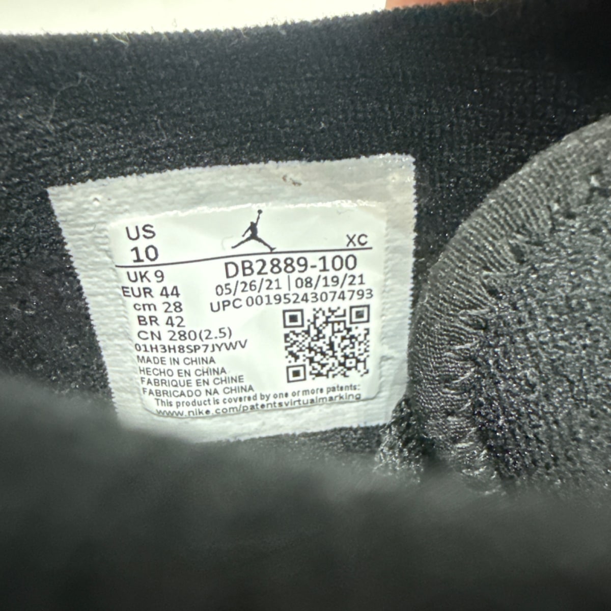 Jordan 1 Retro High Element Gore-Tex Light Bone Size 10 (Moderately Worn Pre-Owned) - Image 6