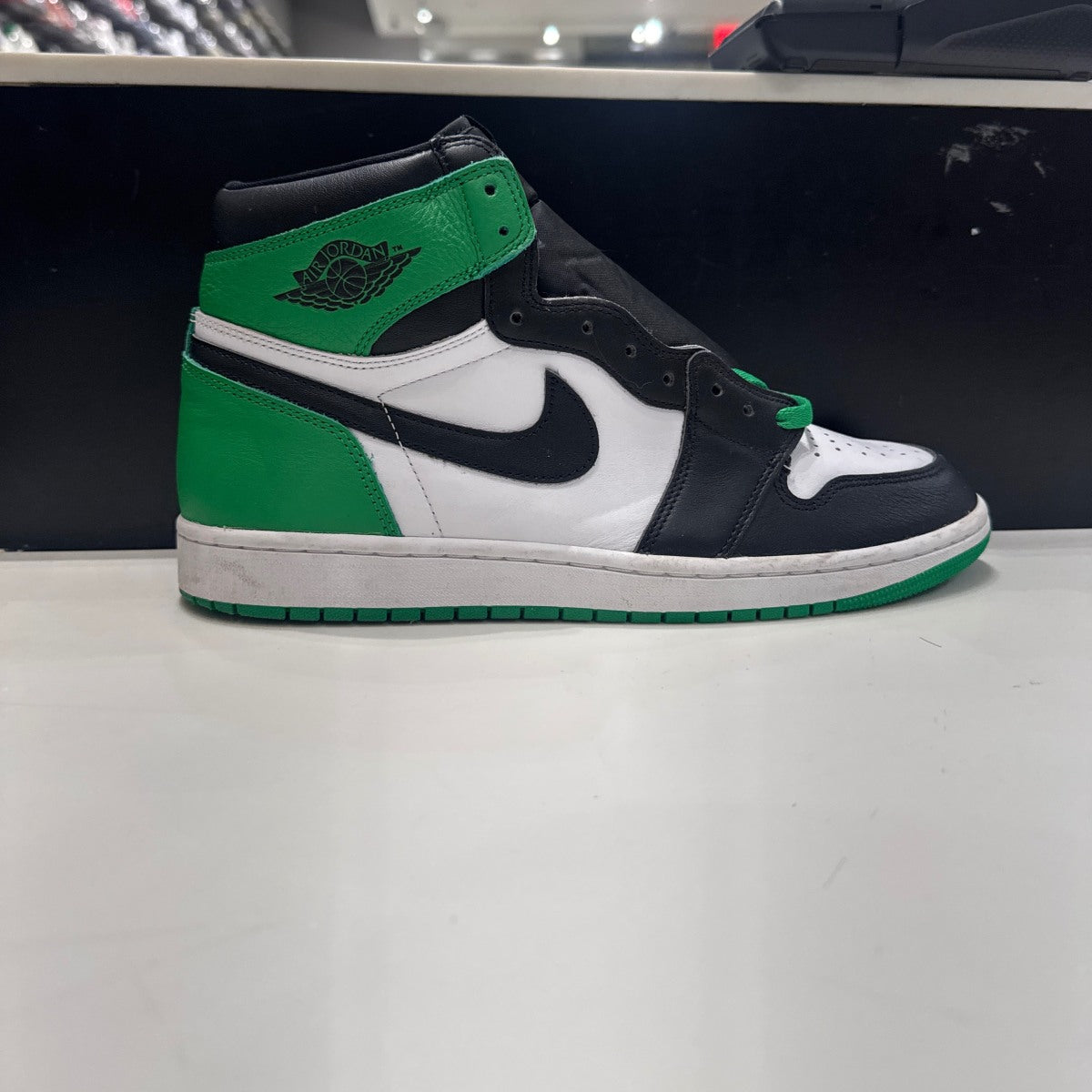 Jordan 1 Retro High OG Lucky Green Size 11.5 (Lightly Worn Pre-Owned) - Image 1