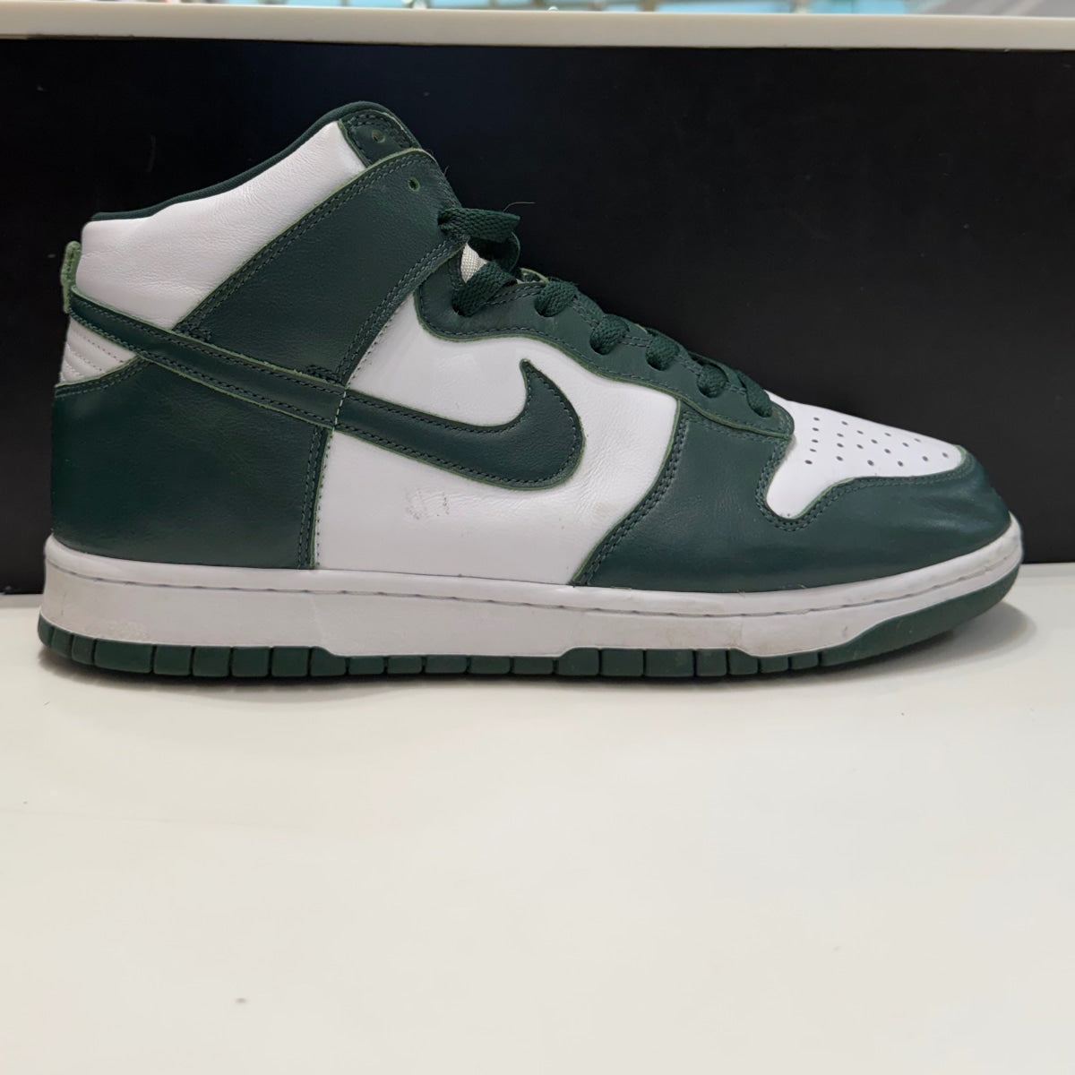 Nike Dunk High Spartan Green Size 11 (Lightly Worn Pre-Owned) - Image 1