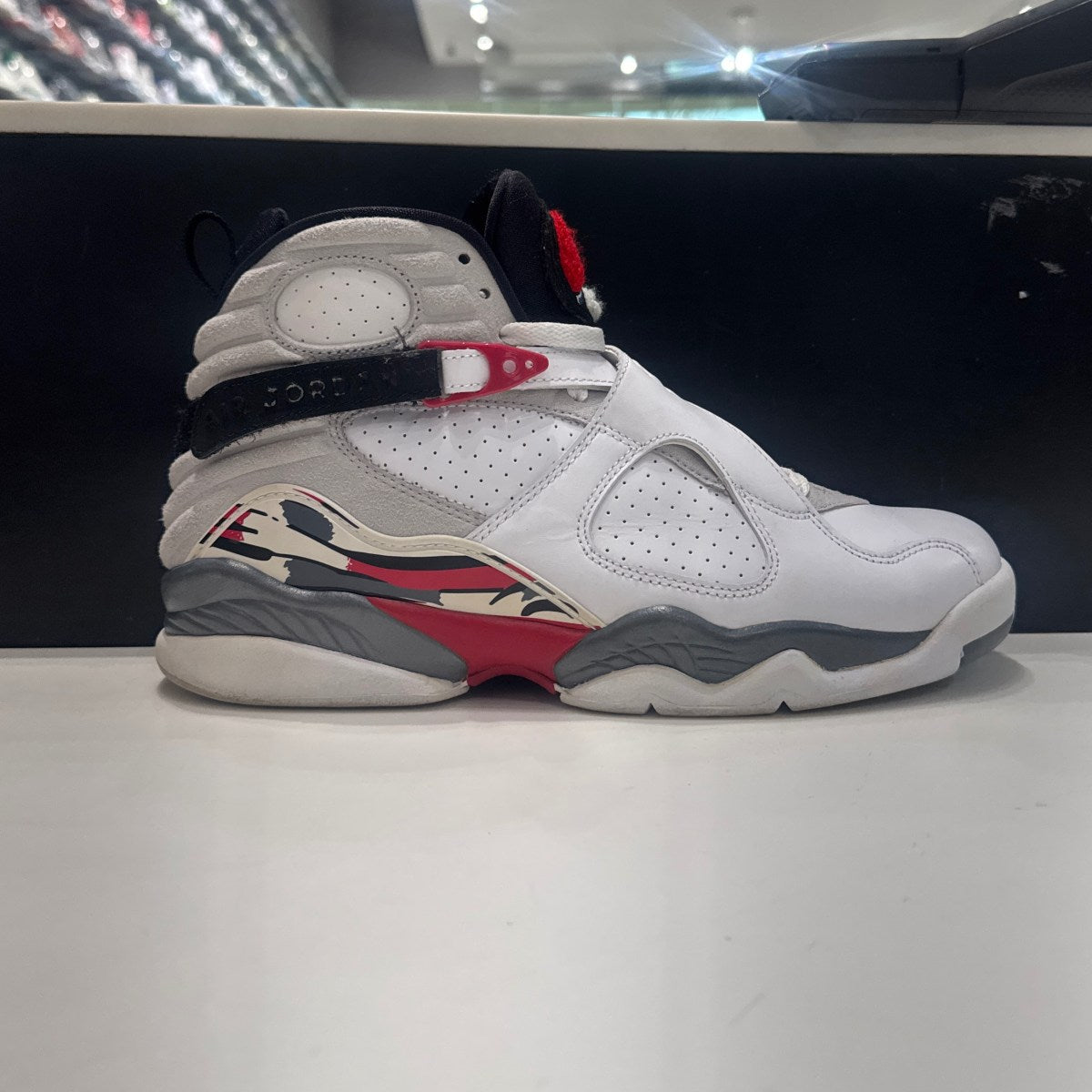 Jordan 8 Retro Bugs Bunny (2013) Size 9.5 (Moderately Worn Pre-Owned) - Image 1