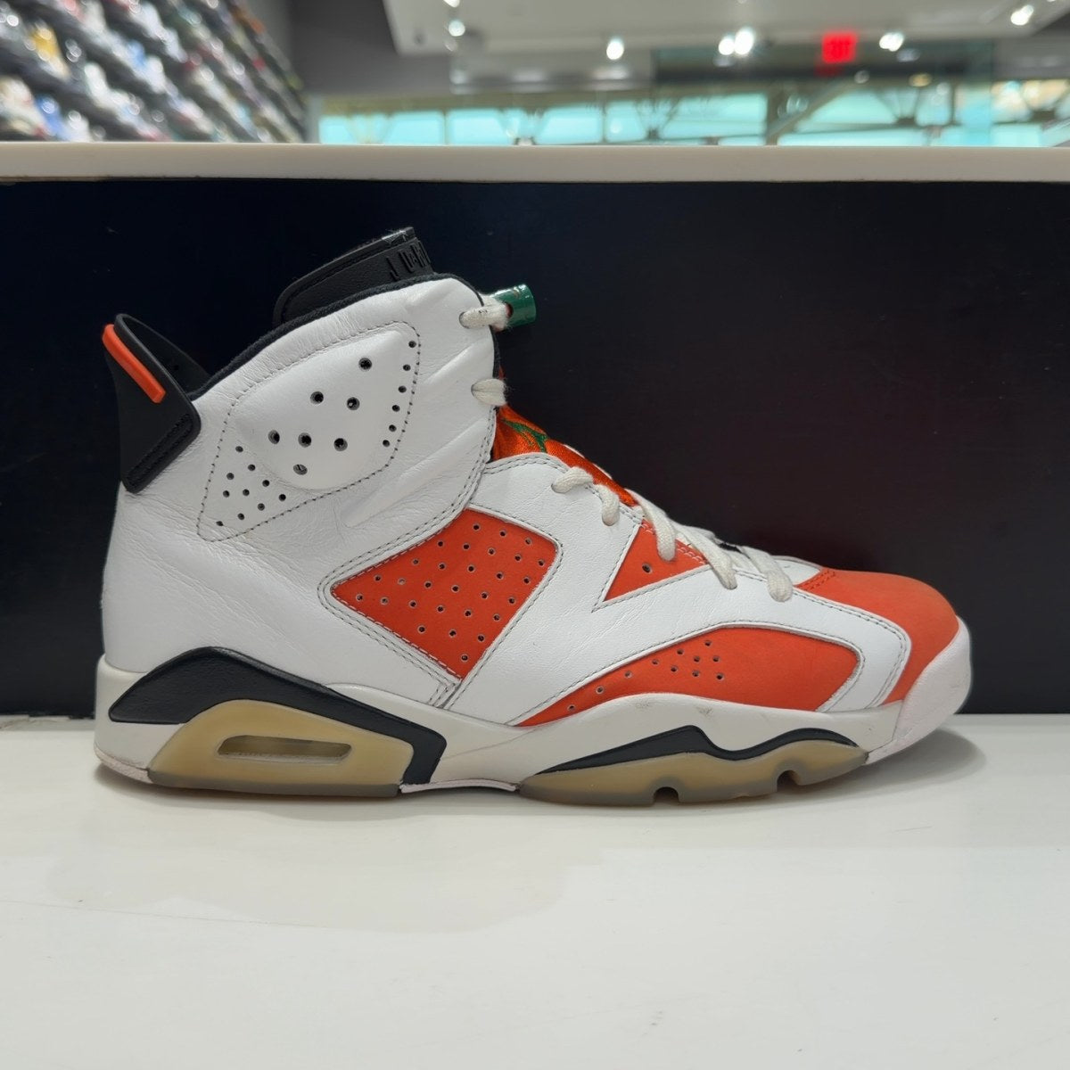 Jordan 6 Retro Gatorade Like Mike White Size 8.5 (Lightly Worn Pre-Owned) - Image 2