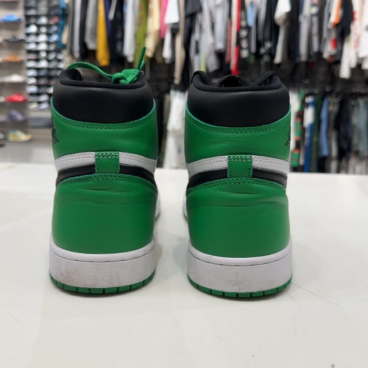 Jordan 1 Retro High OG Lucky Green Size 12 (Lightly Worn Pre-Owned) - aux