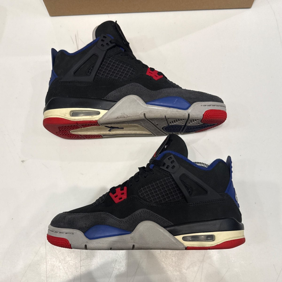 Jordan 4 Retro Rare Air (GS) Size 7Y (Moderately Worn Pre-Owned) - Image 2