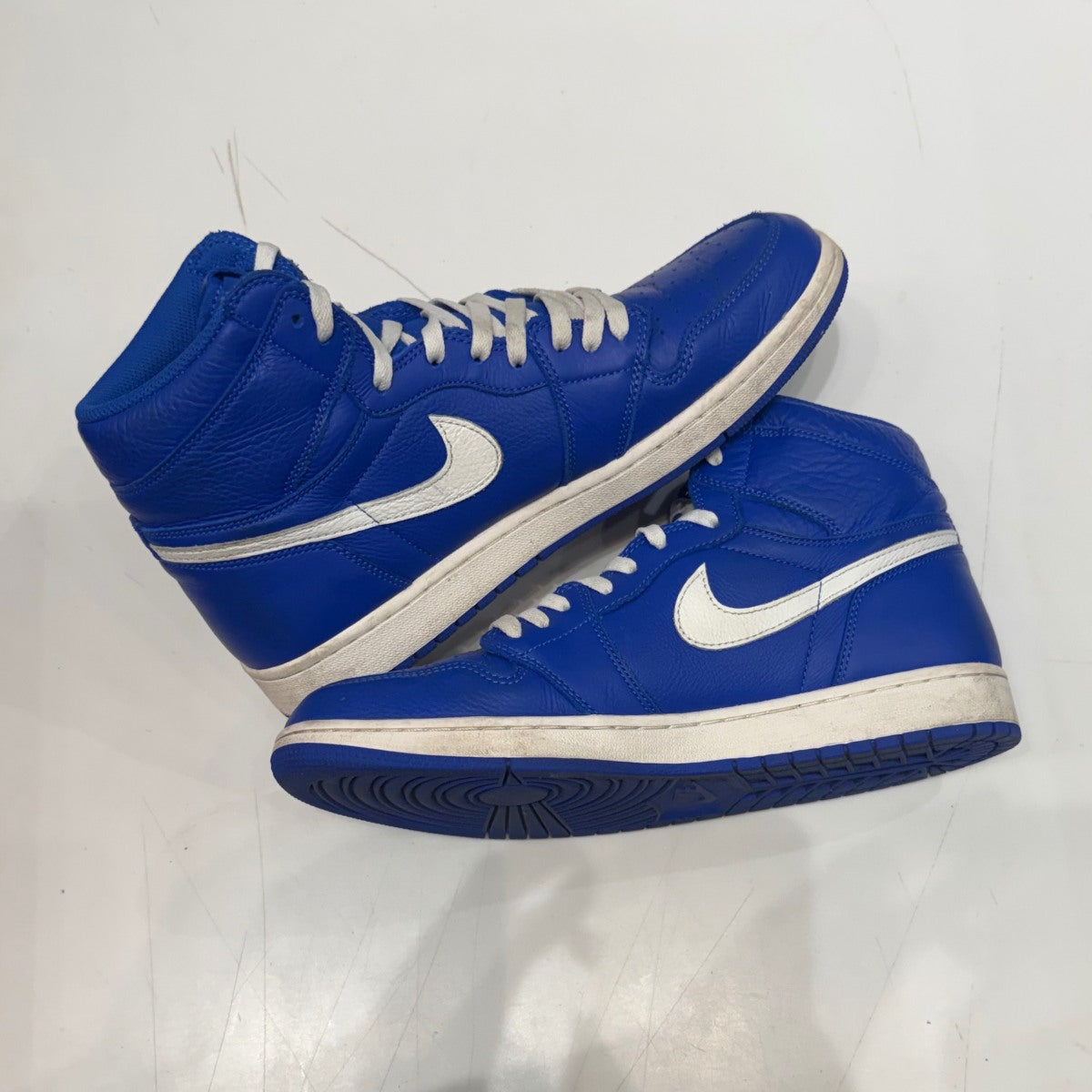 Jordan 1 Retro High Hyper Royal Size 12 (Moderately Worn Pre-Owned) - Image 3
