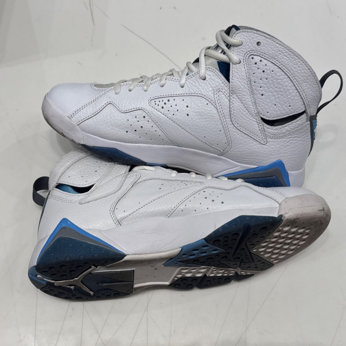 Jordan 7 Retro French Blue (2015) Size 9.5 (Moderately Worn Pre-Owned) - Image 2