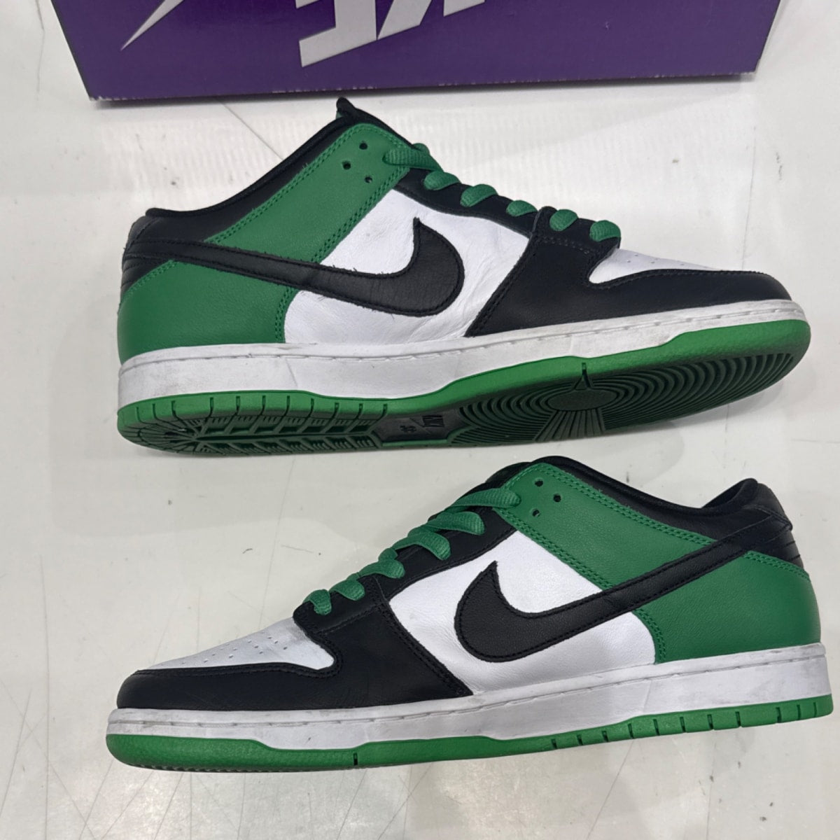 Nike SB Dunk Low Classic Green Size 11 (Lightly Worn Pre-Owned) - Image 3