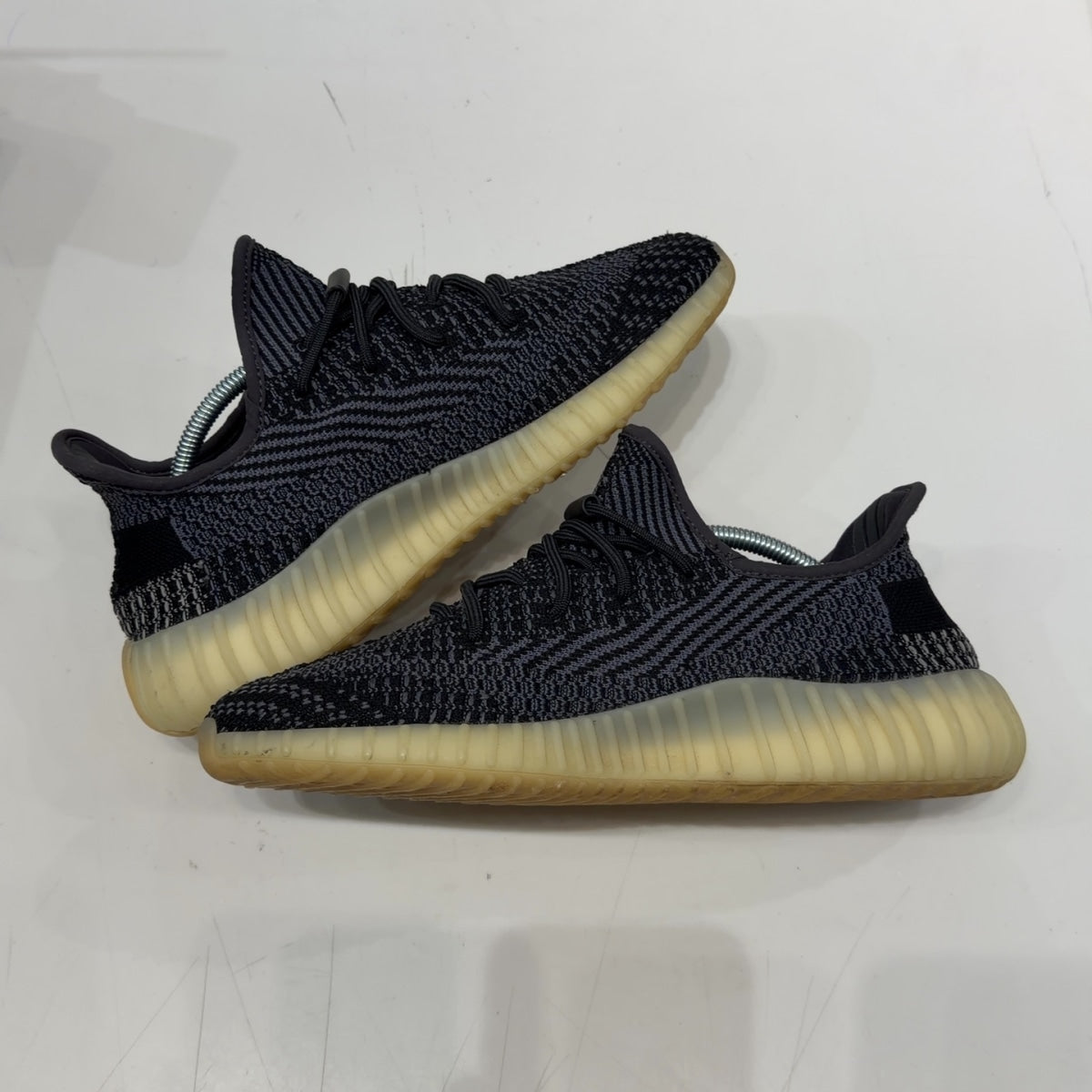 adidas Yeezy Boost 350 V2 Carbon Size 10.5 (Moderately Worn Pre-Owned) - Image 3