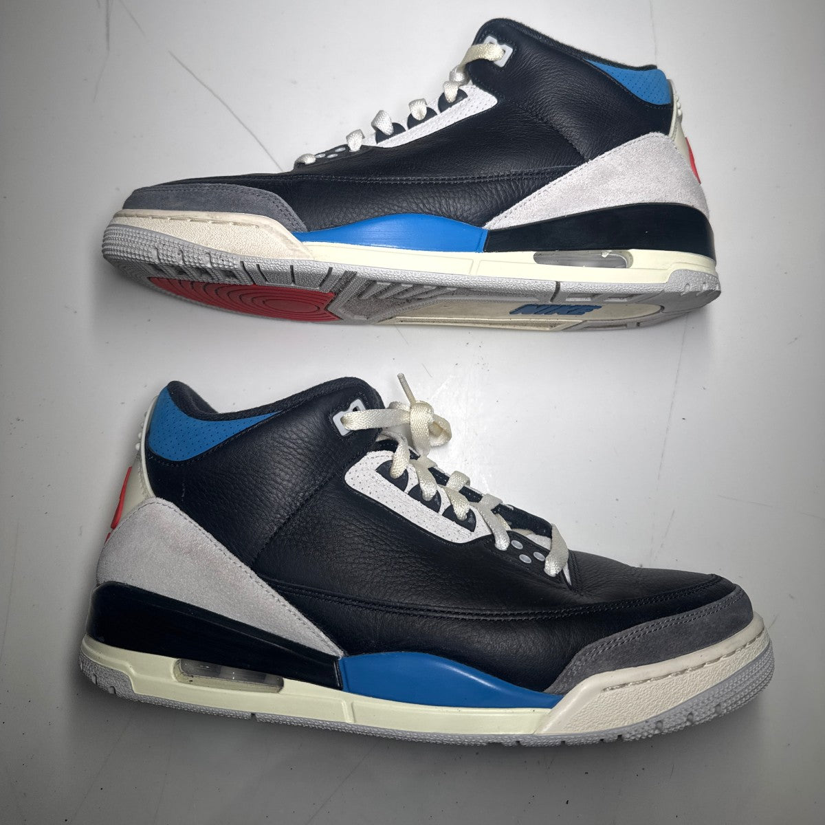 Jordan 3 Retro OG Rare Air Size 11 (Lightly Worn Pre-Owned) - Image 2