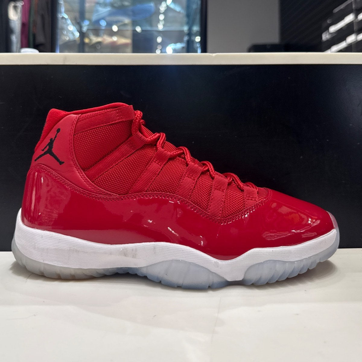 Jordan 11 Retro Win Like 96 Size 10 (Lightly Worn Pre-Owned) - Image 1