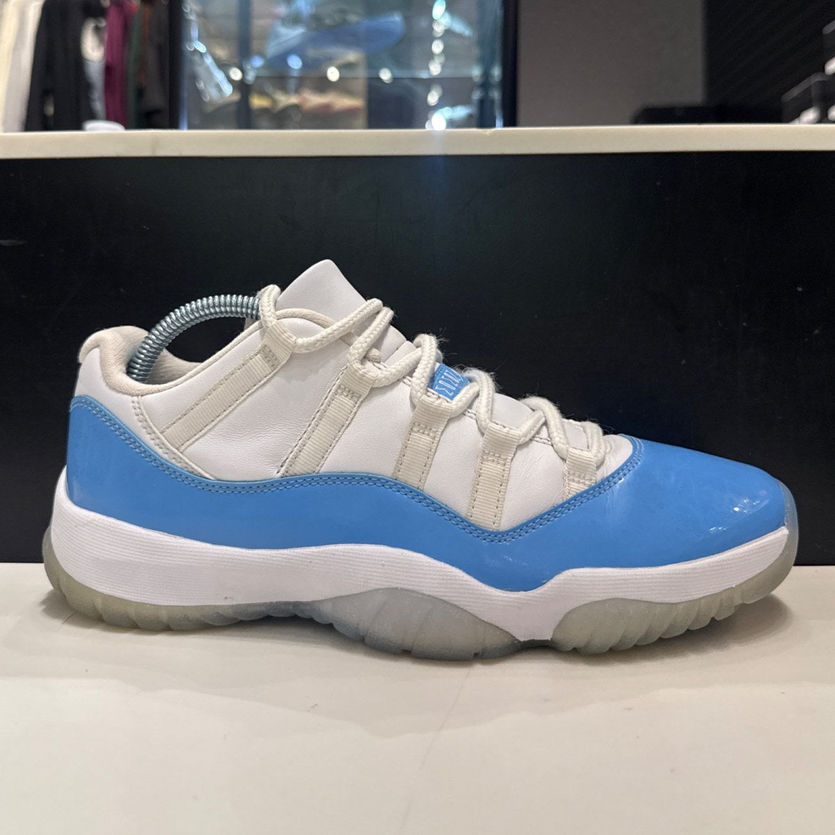 Jordan 11 Retro Low University Blue (2017) Size 9 (Lightly Worn Pre-Owned) - Image 1