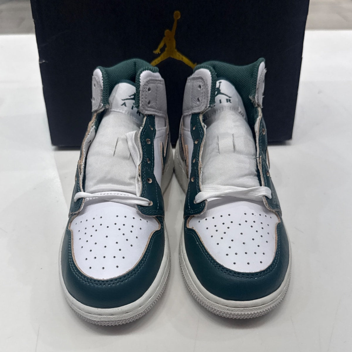 Jordan 1 Mid SE Oxidized Green (GS) - Image 4