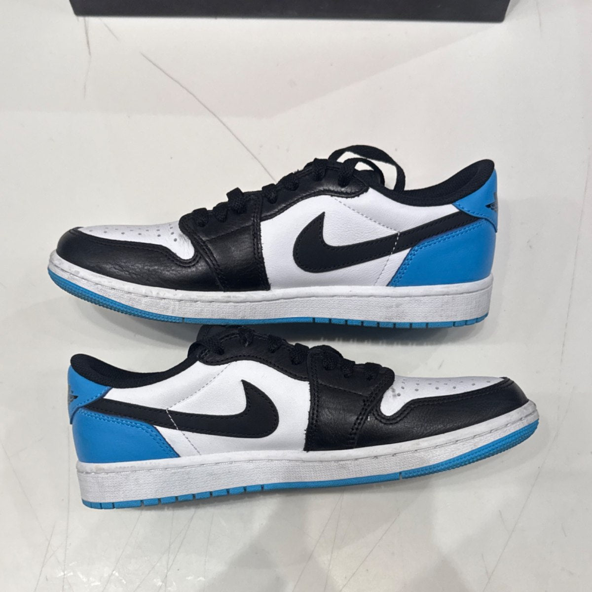 Jordan 1 Retro Low OG Black Dark Powder Blue Size 8 (VNDS Pre-Owned) - Image 3