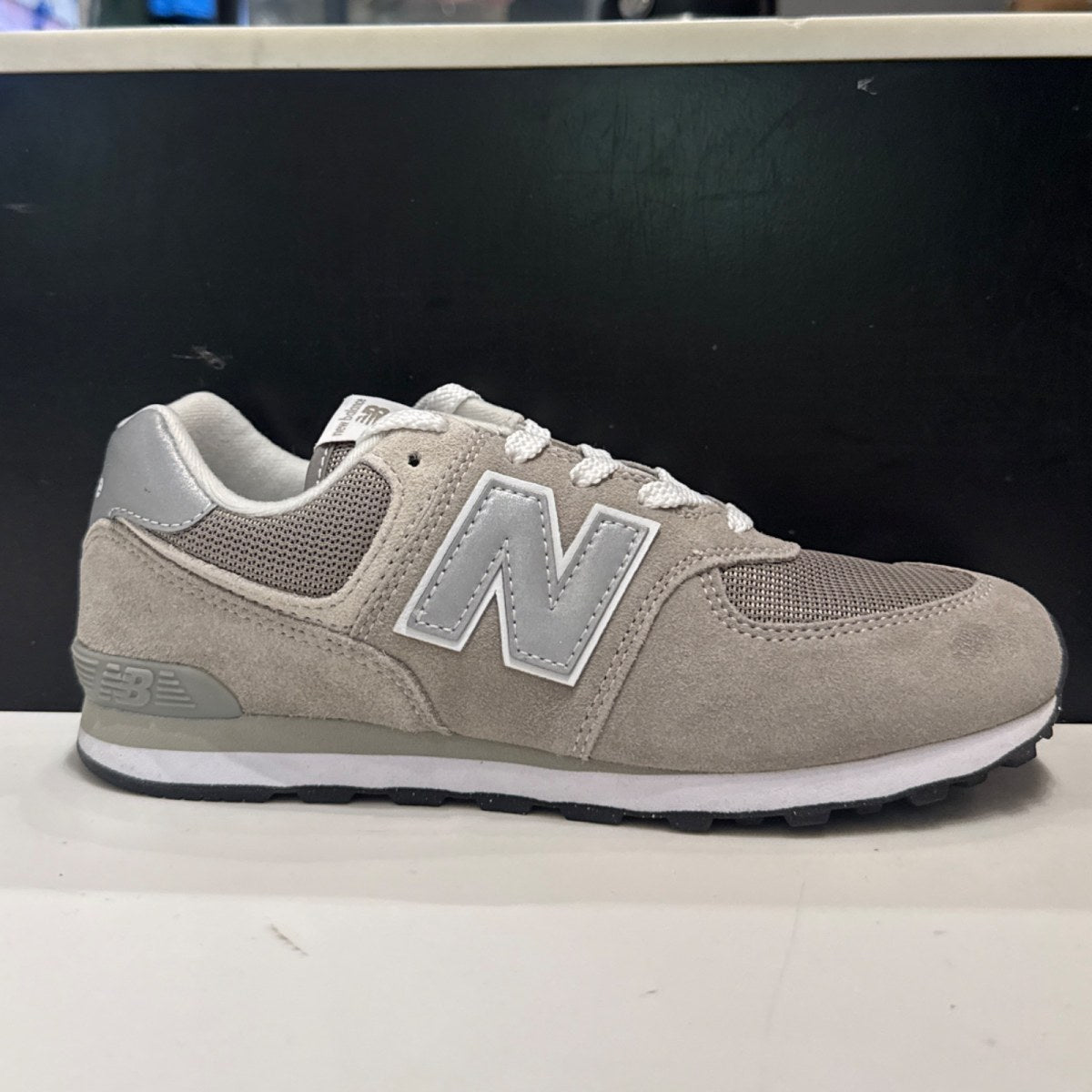 New Balance 574 Nimbus Cloud Size 5 (Lightly Worn Pre-Owned) - Image 1