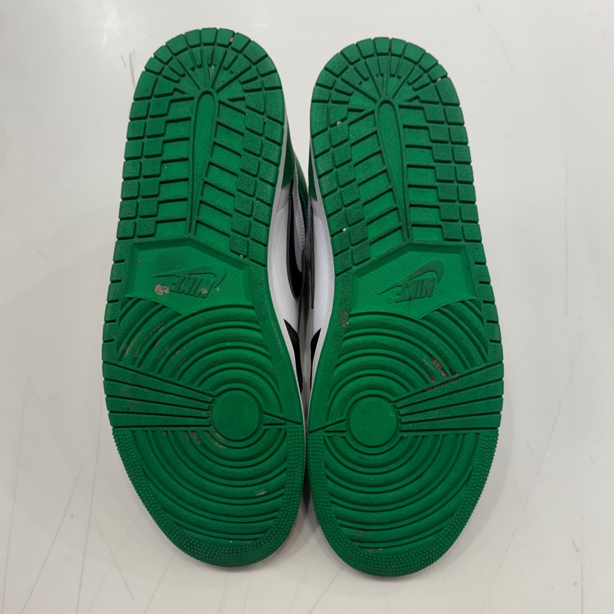 Jordan 1 Retro High OG Lucky Green Size 11.5 (Lightly Worn Pre-Owned) - Image 5