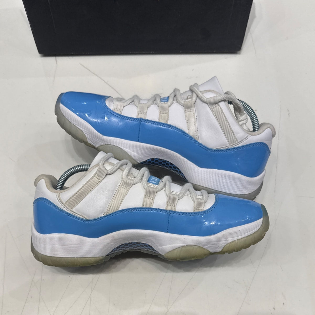 Jordan 11 Retro Low University Blue (2017) Size 9 (Lightly Worn Pre-Owned) - Image 3