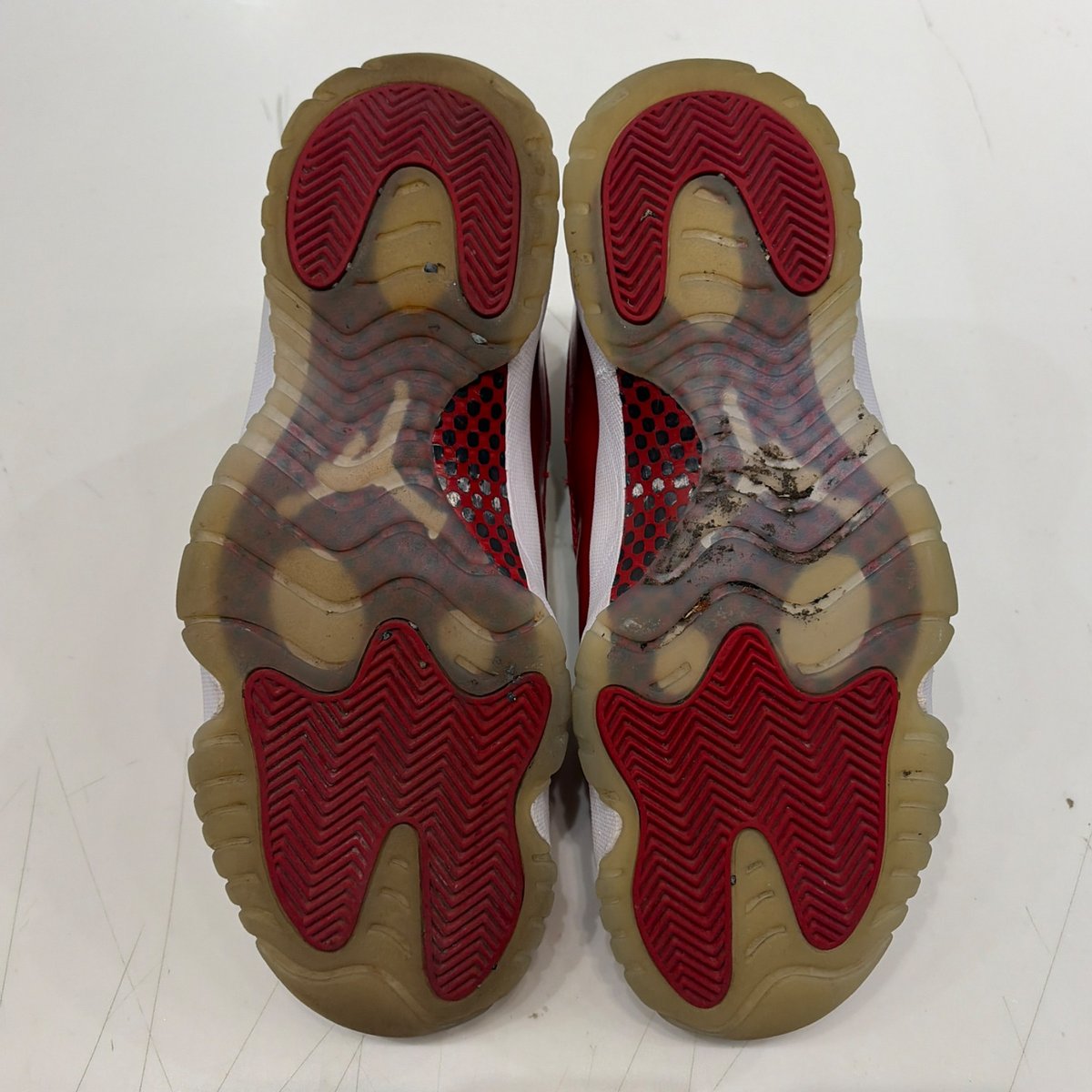 Jordan 11 Retro Cherry (2022) Size 10 (Moderately Worn Pre-Owned) - sole