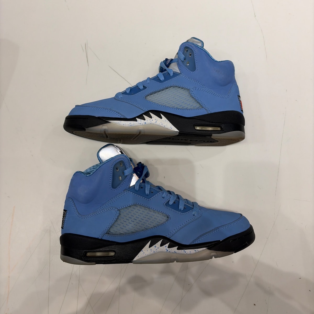 Jordan 5 Retro UNC University Blue Size 10 (Moderately Worn Pre-Owned) - back