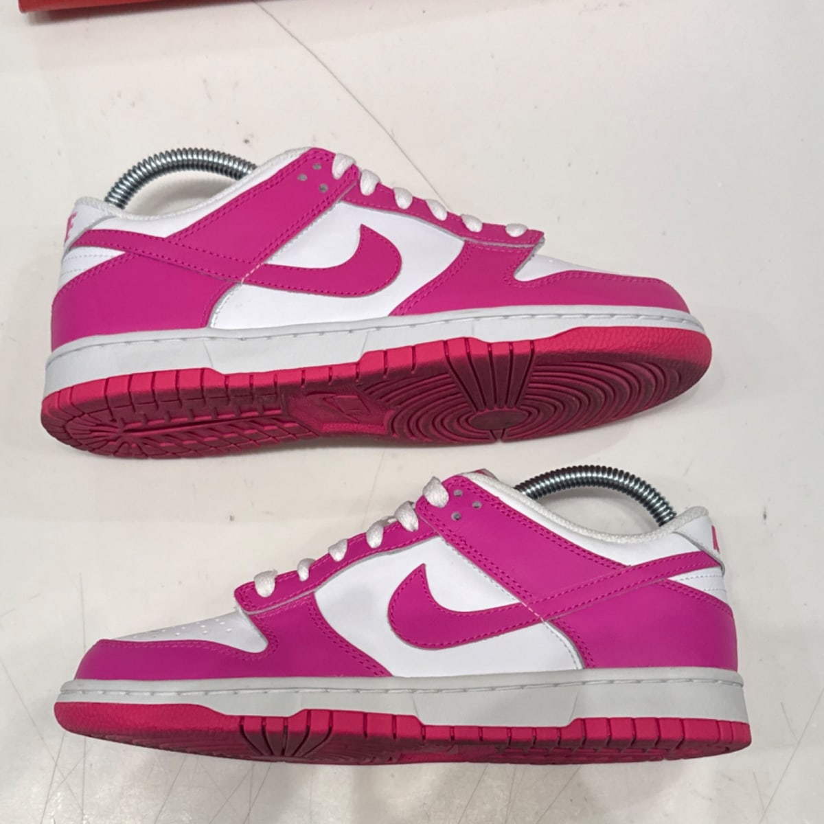 Nike Dunk Low Laser Fuchsia (GS) Size 6Y (Lightly Worn Pre-Owned) - Image 2