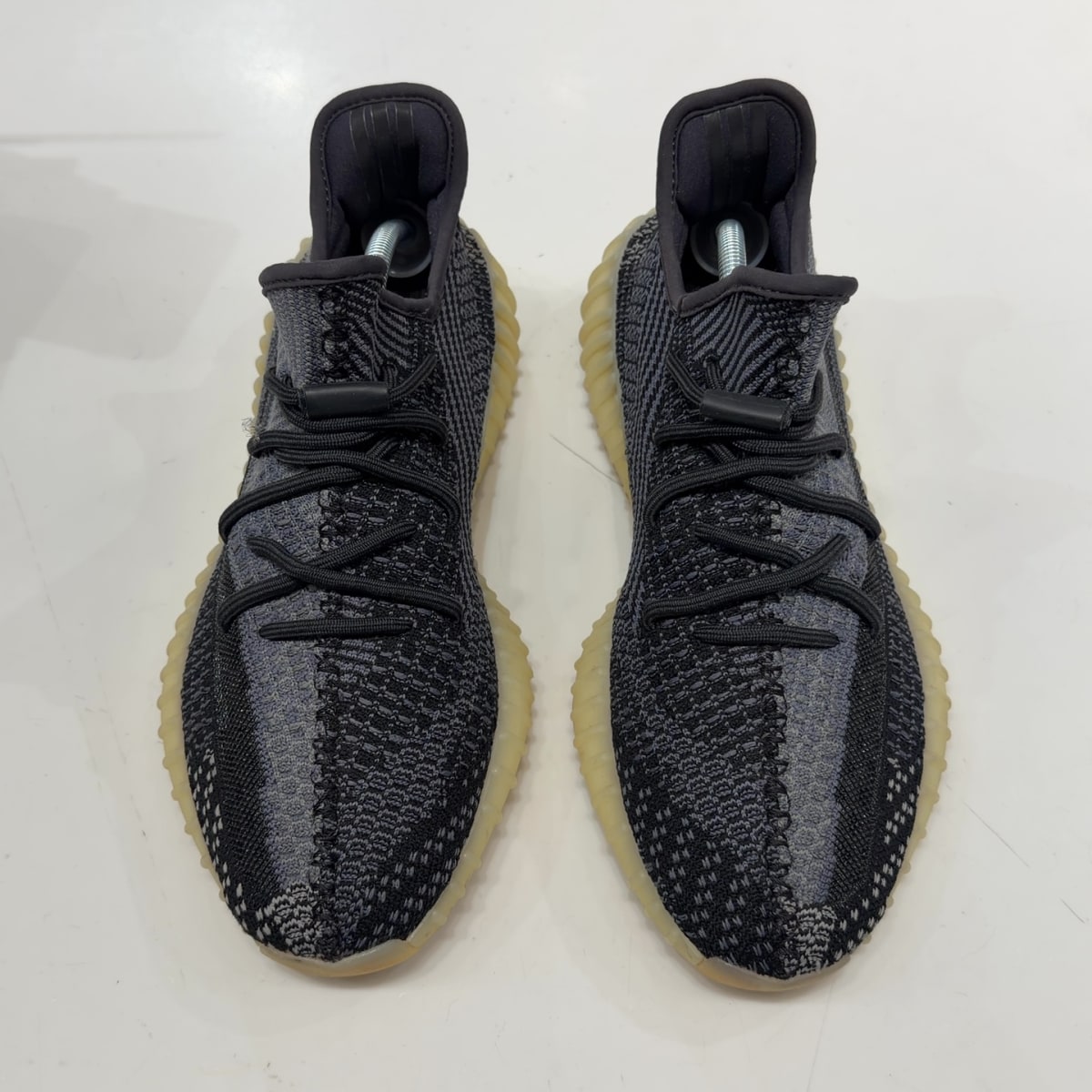 adidas Yeezy Boost 350 V2 Carbon Size 10.5 (Moderately Worn Pre-Owned) - Image 4
