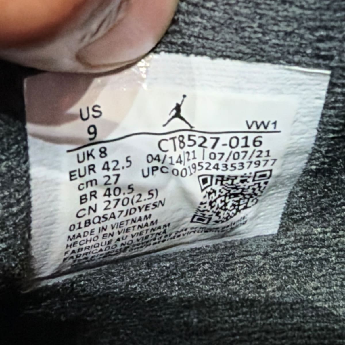 Jordan 4 Retro Red Thunder Size 9 (Moderately Worn Pre-Owned) - box