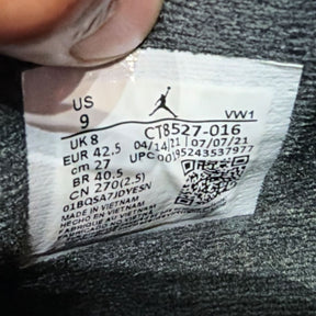 Jordan 4 Retro Red Thunder Size 9 (Moderately Worn Pre-Owned) - box