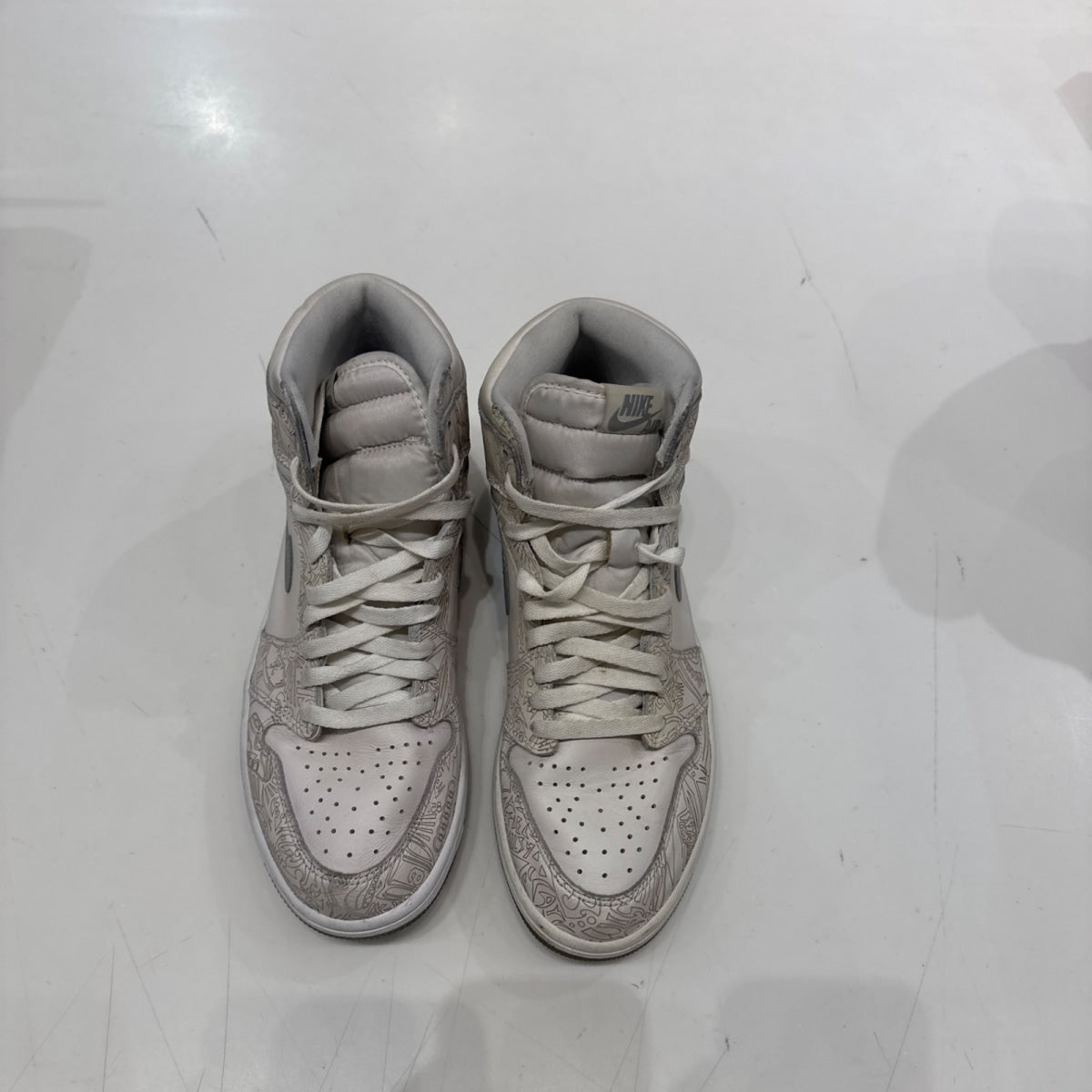 Jordan 1 Retro 30th Anniversary Laser Size 10 (Lightly Worn Pre-Owned) - Image 4