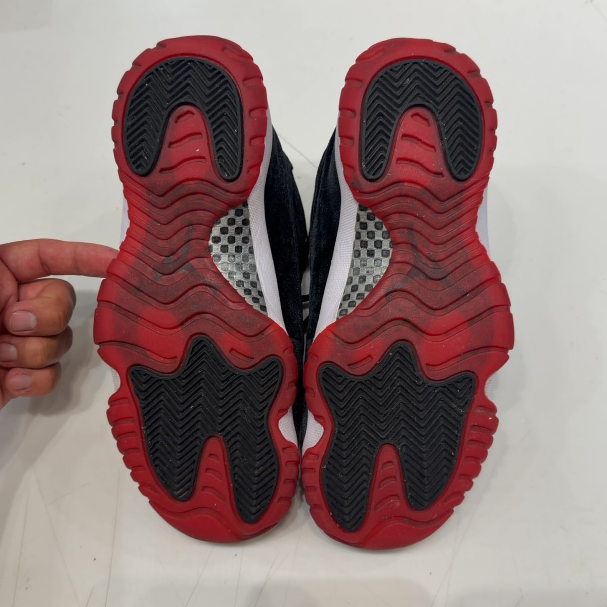 Jordan 11 Retro Bred Velvet (Women's) - Image 6