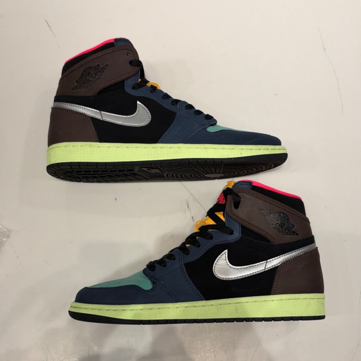 Jordan 1 Retro High Tokyo Bio Hack Size 10 (Lightly Worn Pre-Owned) - Image 2