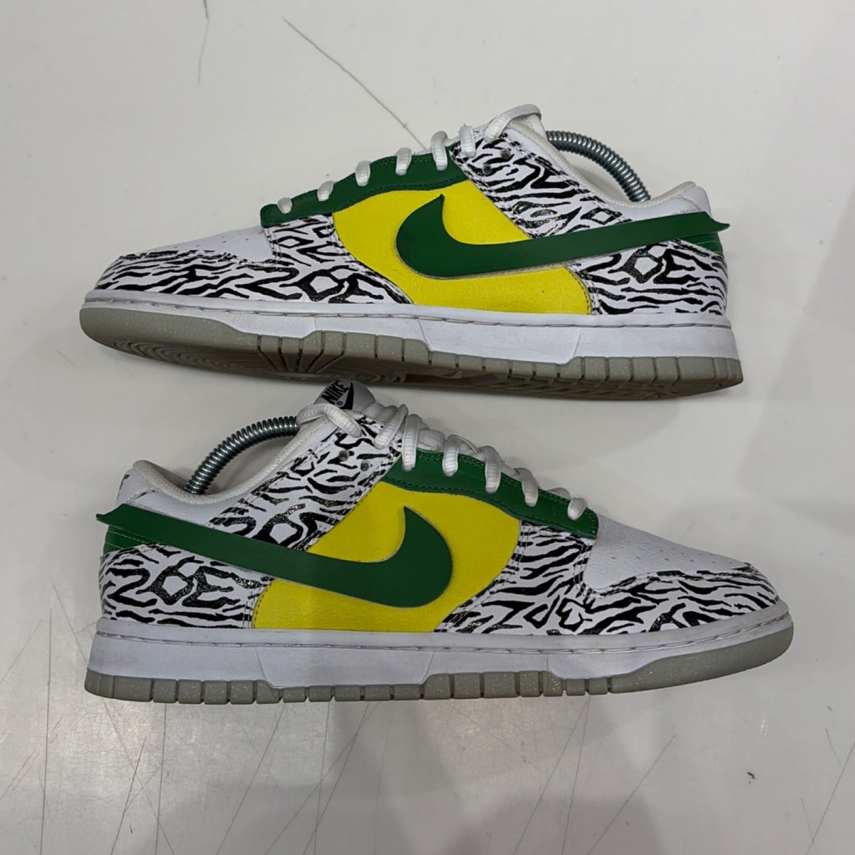 Nike Dunk Low Doernbecher Zoe Size 8.5 (Lightly Worn Pre-Owned) - back
