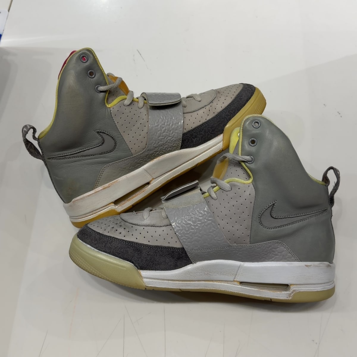 Nike Air Yeezy 1 Zen Grey Size 11.5 (Heavily Worn Pre-Owned) - tag