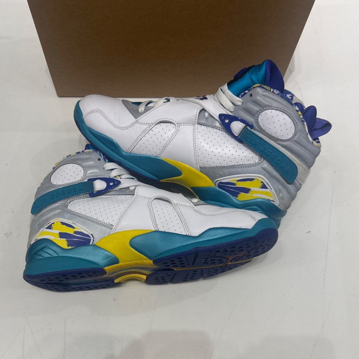Jordan 8 Retro White Aqua (2019) (Women's) Size 12W (VNDS Pre-Owned) - Image 3