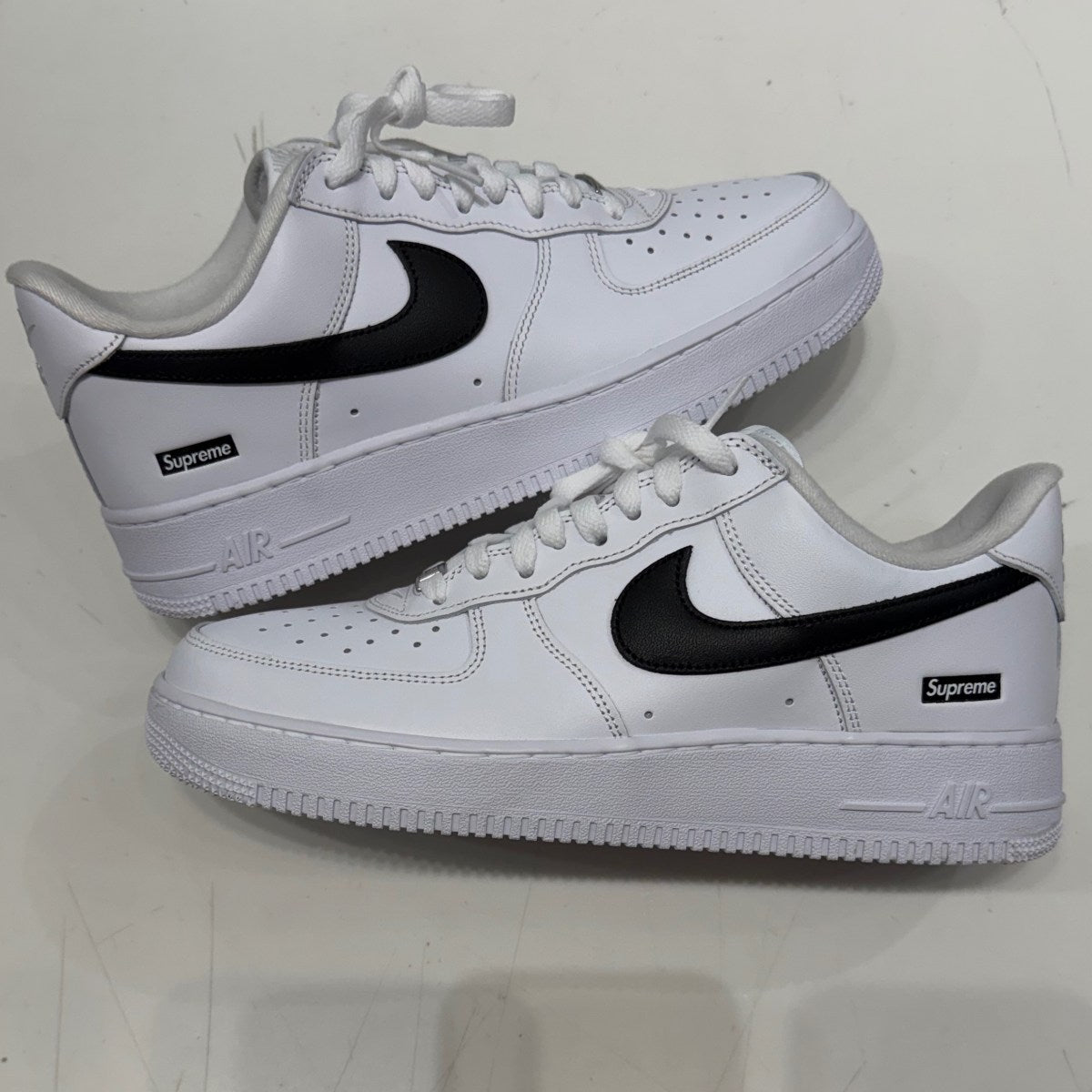 Nike Air Force 1 Low Supreme White Black - Image 2