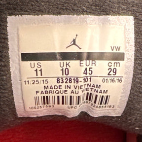 Jordan 2 Retro Low Chicago (2016) Size 11 (Lightly Worn Pre-Owned) - Image 7