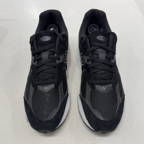 New Balance 2002R Black Gunmetal Size 11.5 (VNDS Pre-Owned) - aux